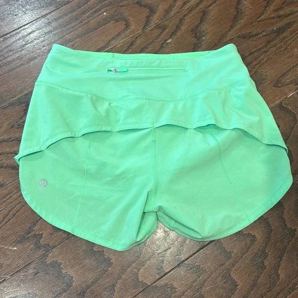 Set of 2 Lululemon shorts, size 4 - Picture 8 of 9
